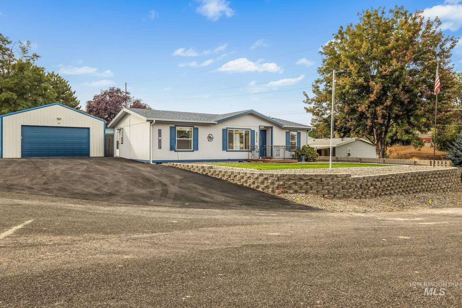 Property Photo:  2314 Lynnlisa Court  WA 99403 