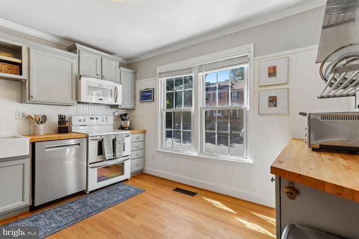 Property Photo:  2323 Harleyford Court  VA 20191 