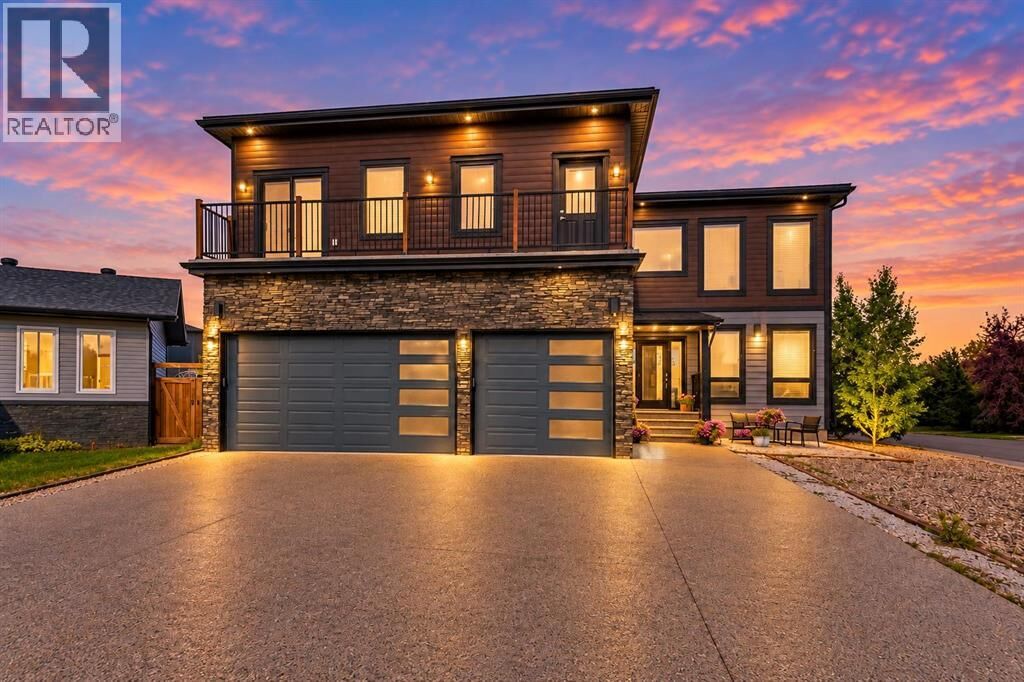 Property Photo:  122 Clenell Bay  AB T9K 1P5 