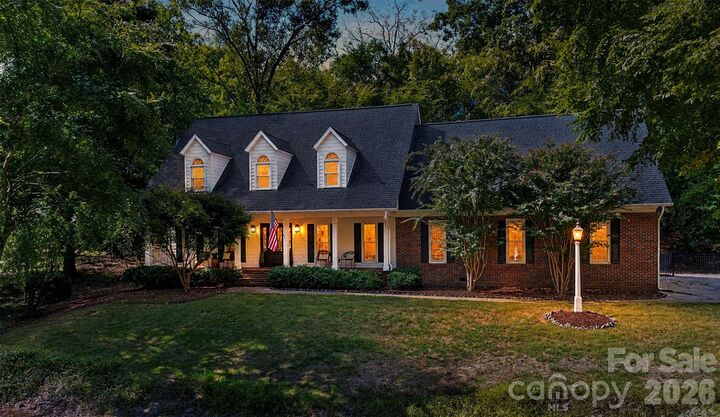 Property Photo:  6128 Lake Providence Lane  NC 28277 