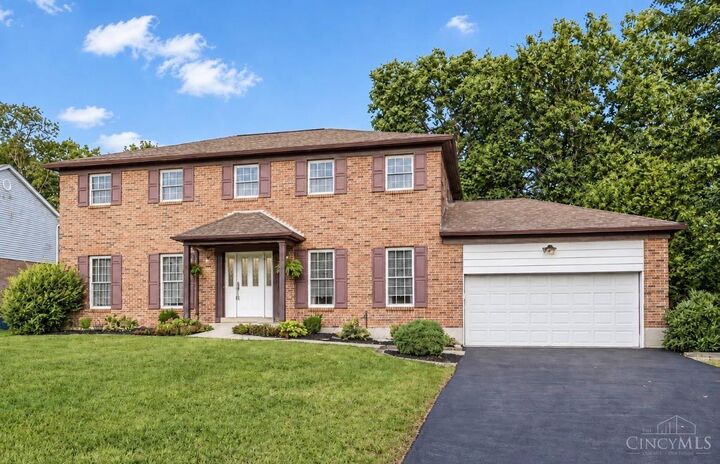 Property Photo:  2331 Donnington Lane  OH 45244 