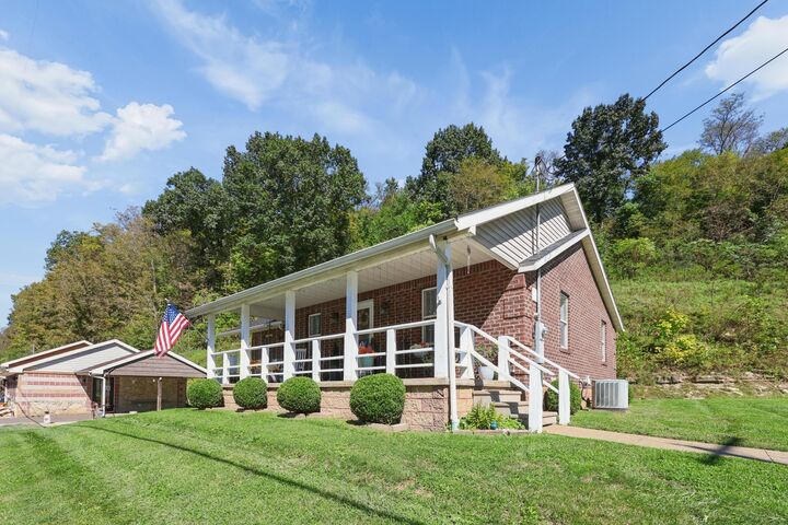 Property Photo:  702 Zanesville Street  OH 45715 