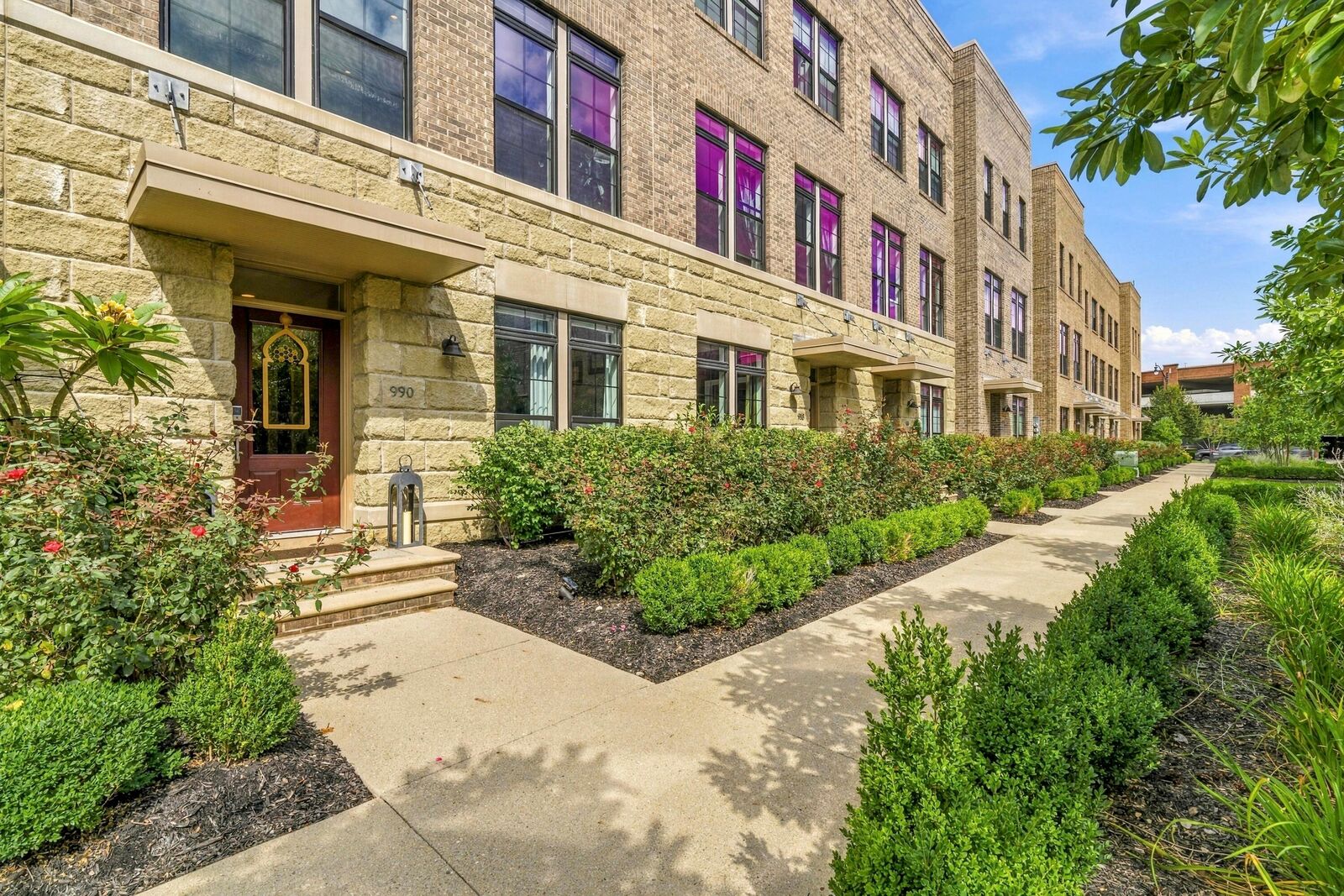 Property Photo:  990 Pullman Place  OH 43212 