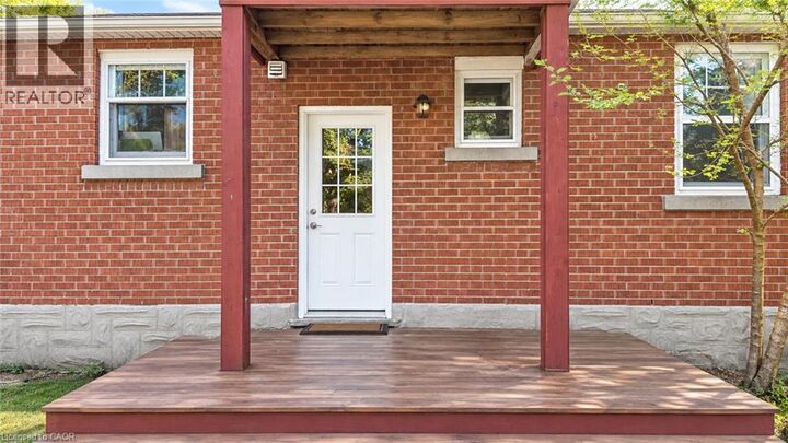 Property Photo:  492 Courtland Avenue East Lower  ON N2G 2W7 