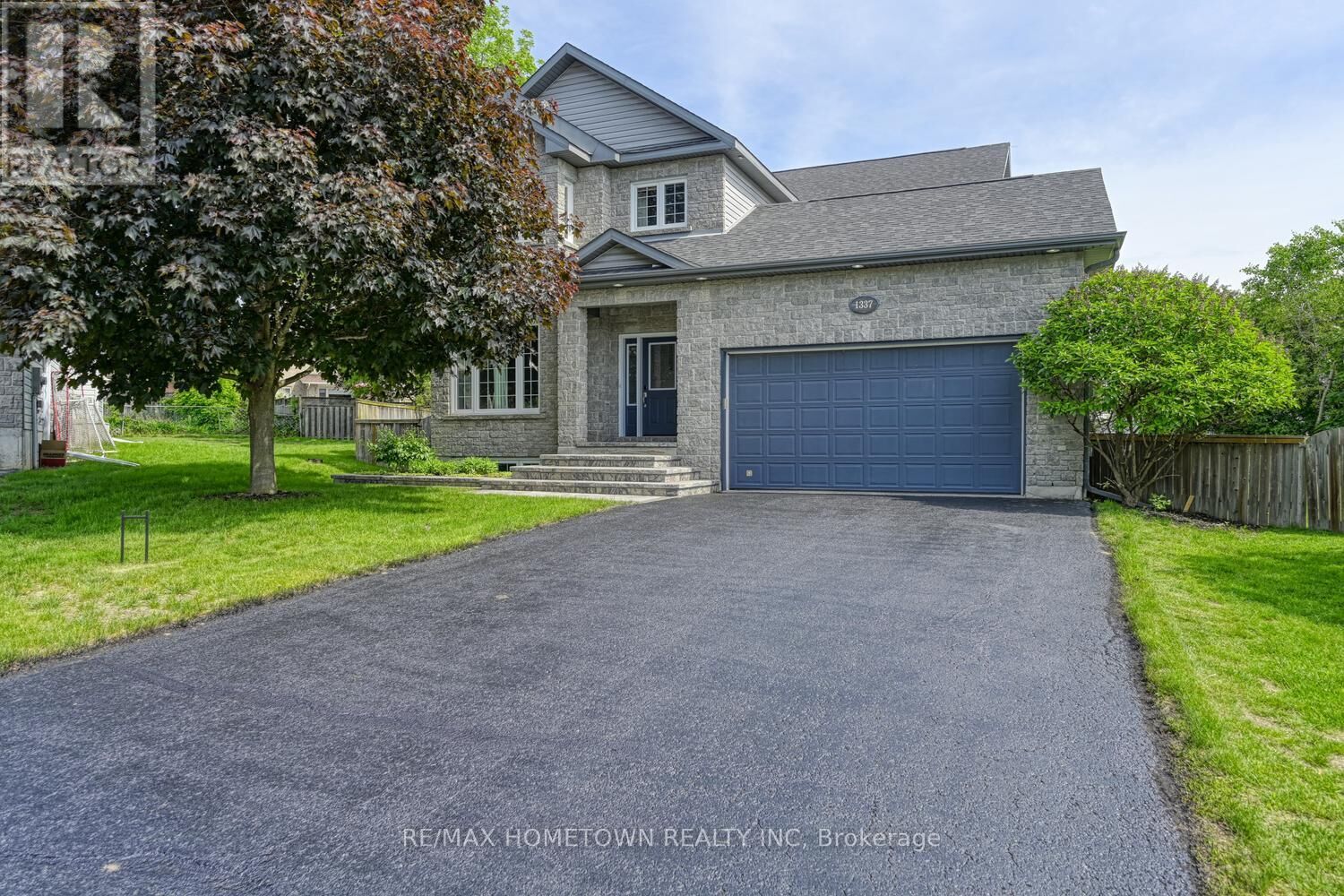 Property Photo: 1337 Cuthbertson Avenue ON K6V 6Y2