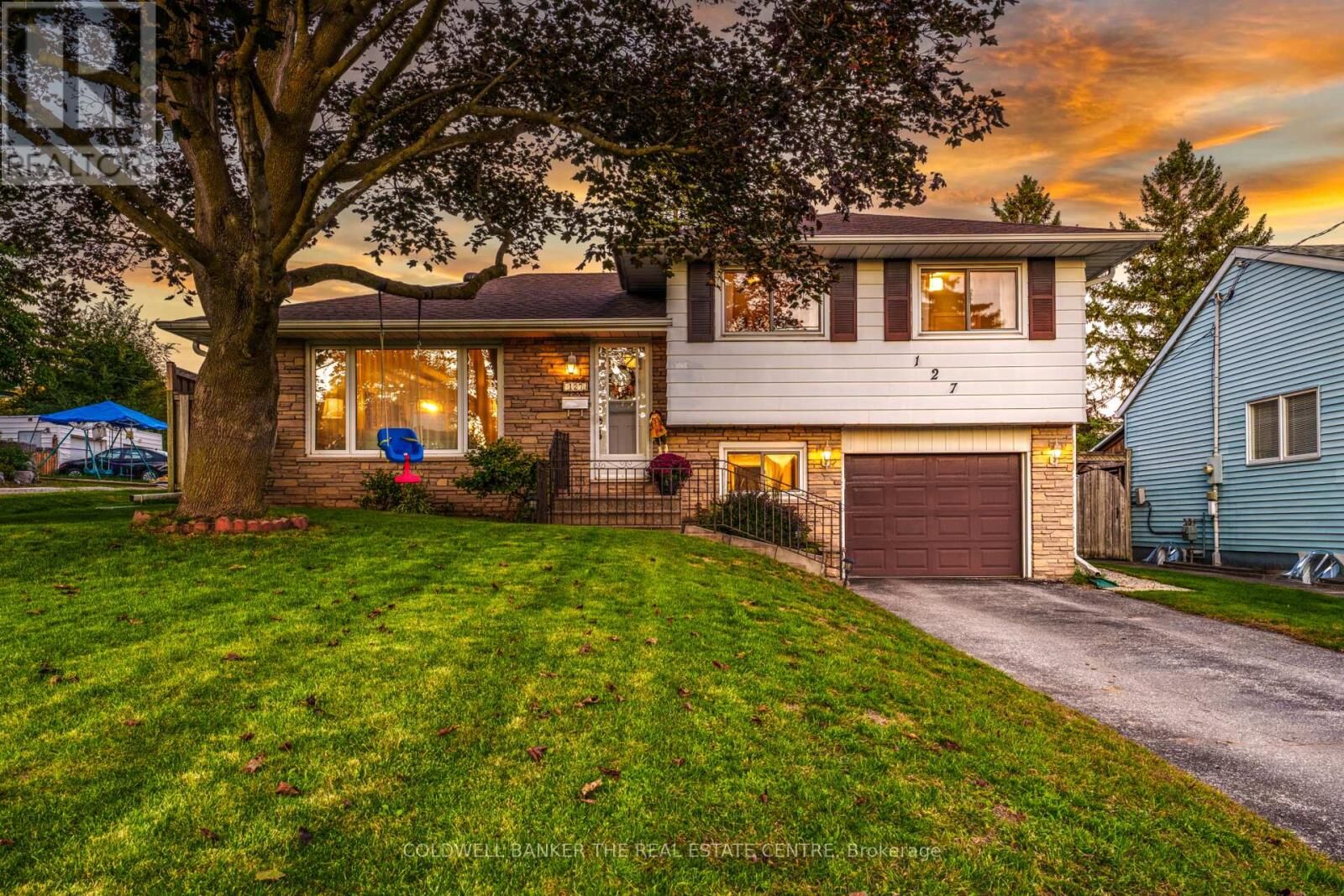 Property Photo:  127 Roxborough Road  ON L3Y 3L1 
