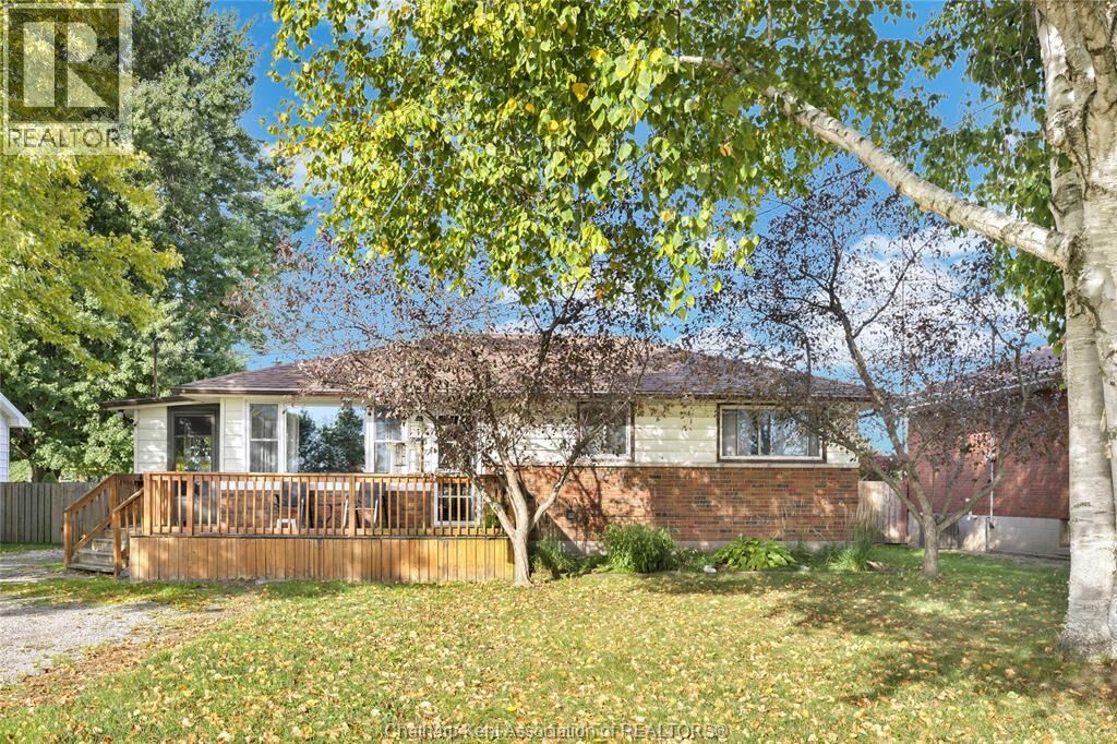 Property Photo:  686 Albert Street  ON N8A 1Y9 