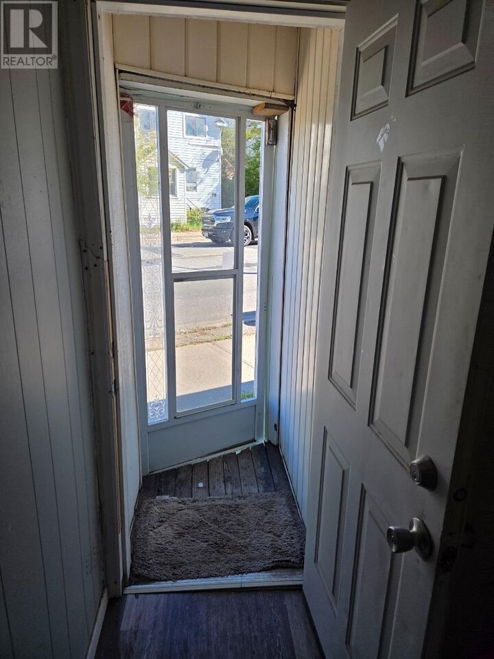 Property Photo:  91 Wellington St  ON P6A 1H6 