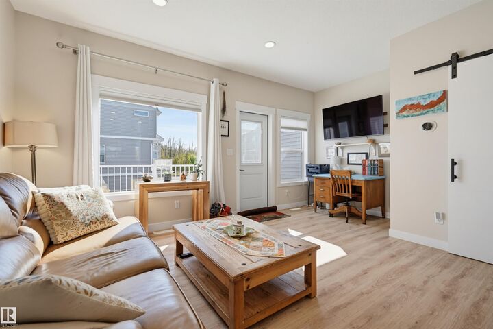 Property Photo: 150 Everitt Drive 3 AB T8N 7R8
