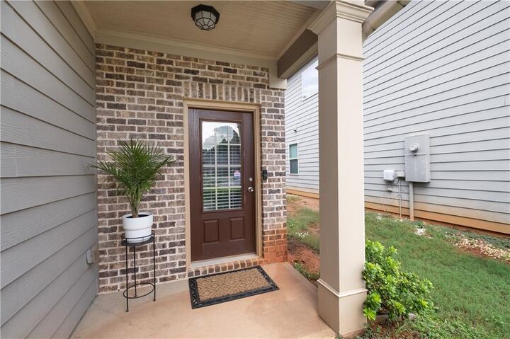 Property Photo: 2391 Oakleaf Circle GA 30058