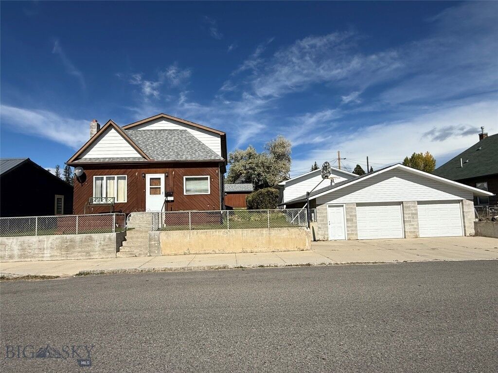 Property Photo: 933 Zarelda MT 59701