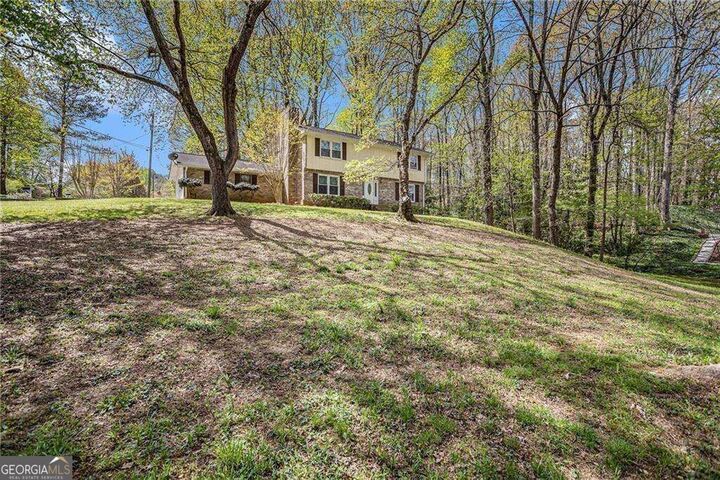 Property Photo: 620 Oakstone Way GA 30075