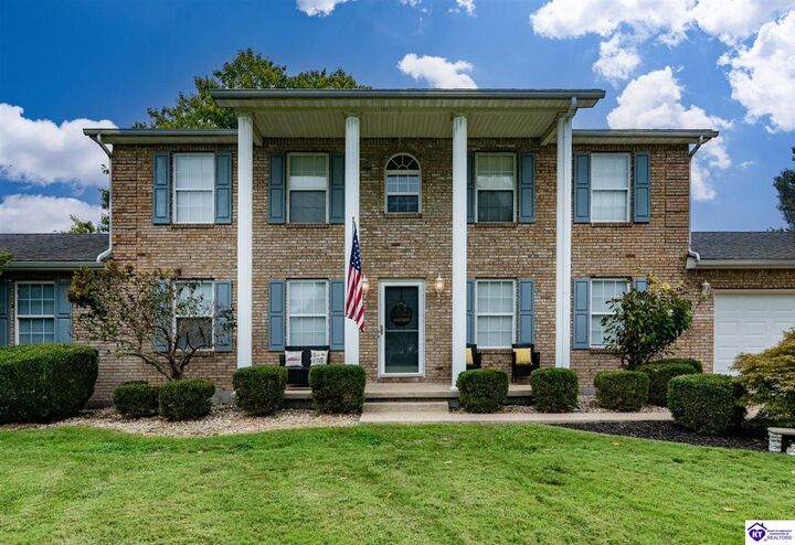 Property Photo:  50 Freedom Court  KY 40175 