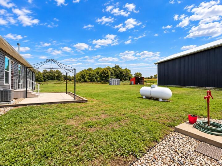 Property Photo:  4084 W Ave  IA 50662 