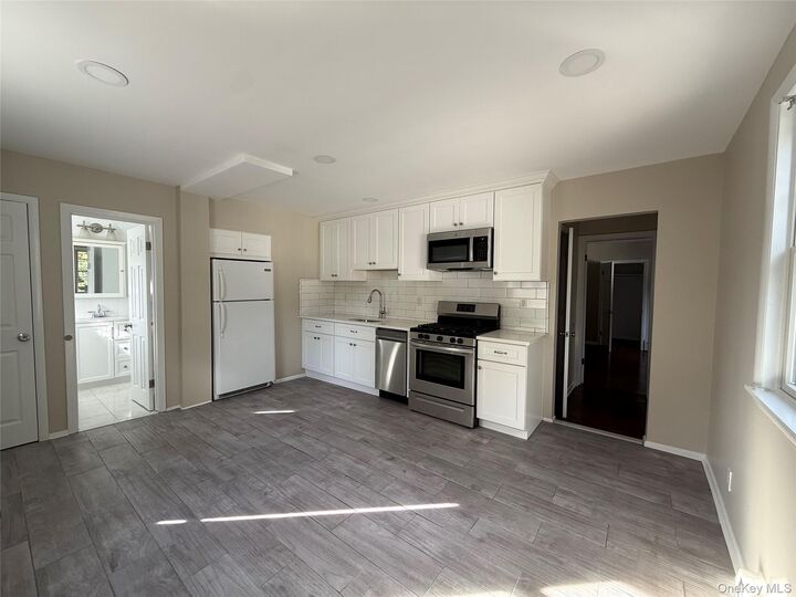 Property Photo: 37 Edgemont Road 1B NY 10536