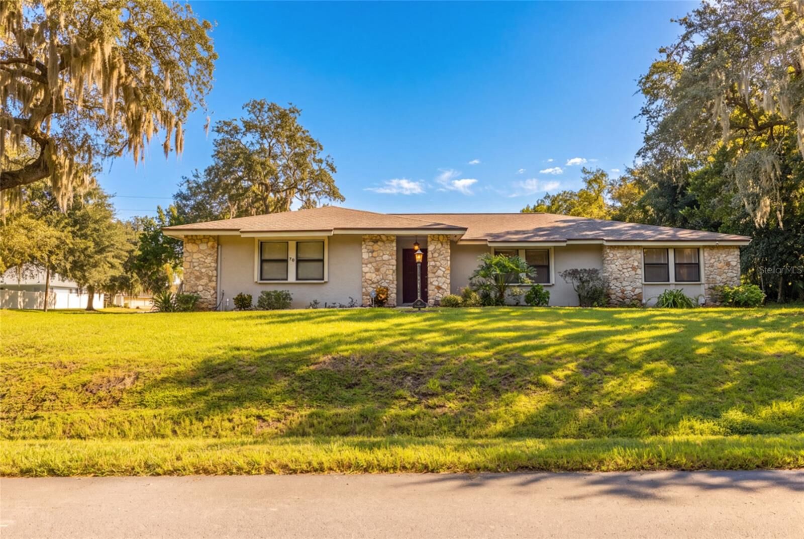 Property Photo:  70 Furness Place  FL 32137 