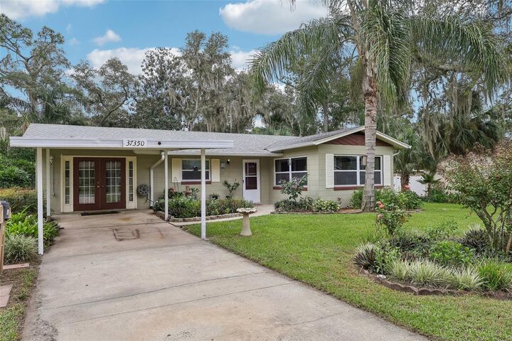 Property Photo: 37350 Oak Lane FL 32784