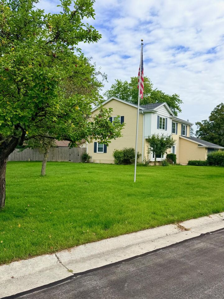 Property Photo: N104w16800 Thornapple Row WI 53022