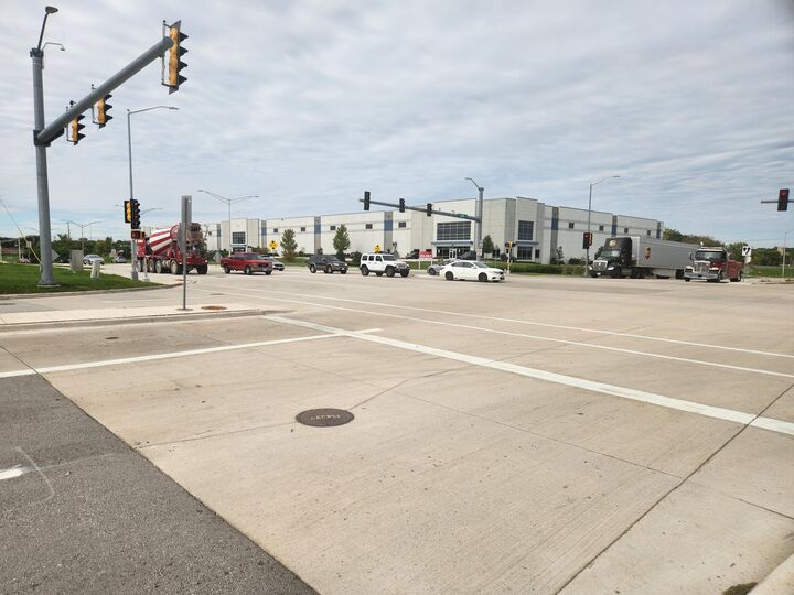 Property Photo: 621 W Rawson Ave WI 53154