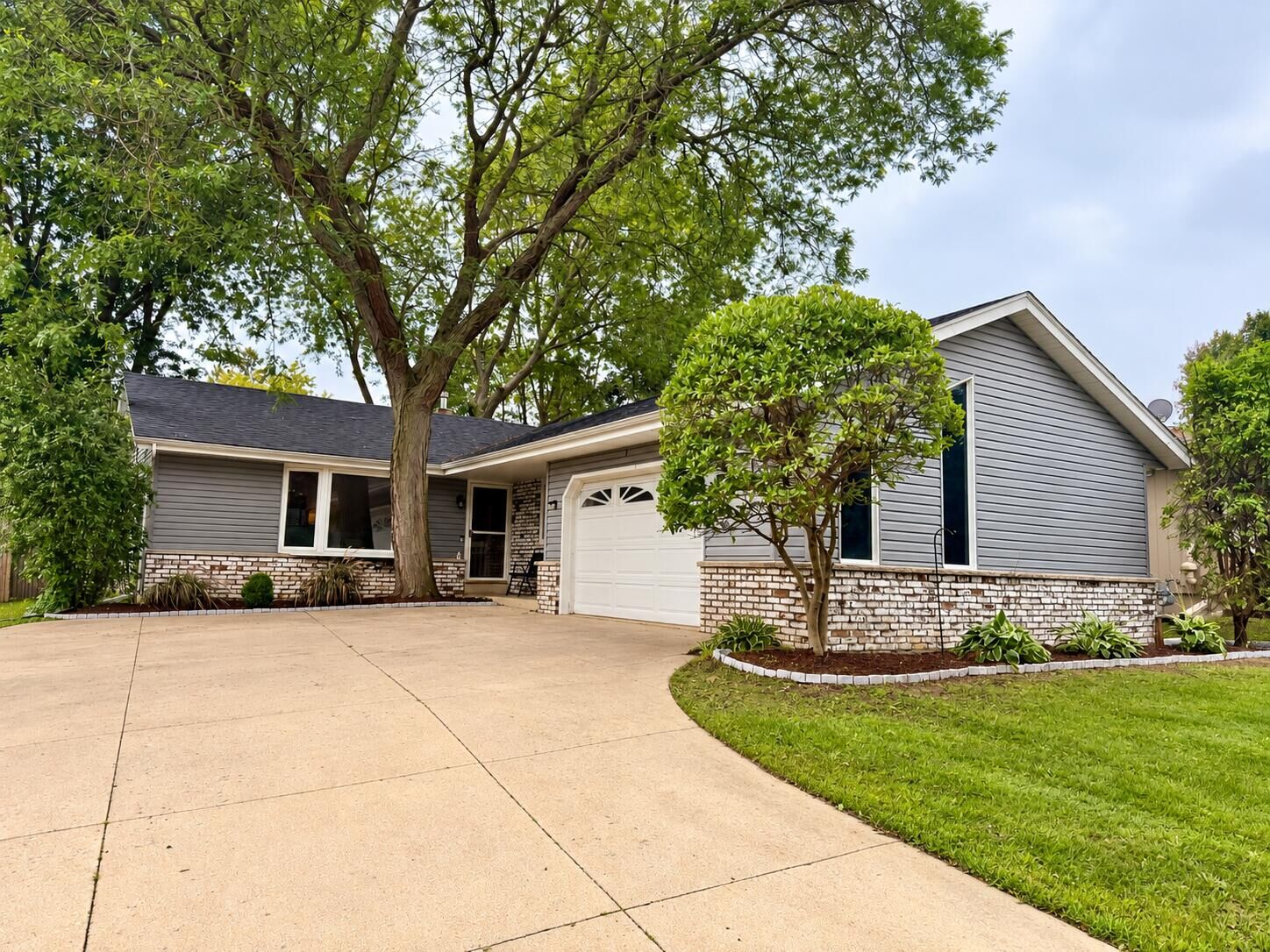 Property Photo: 4613 87th Pl WI 53142