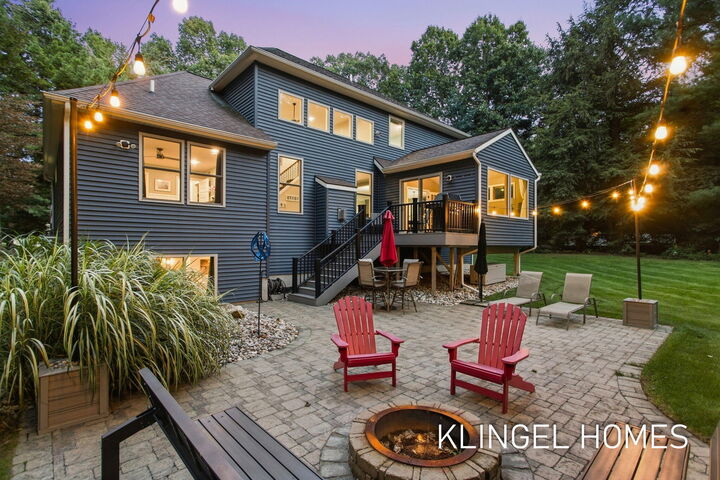 Property Photo: 13823 Devonshire Lane MI 49417