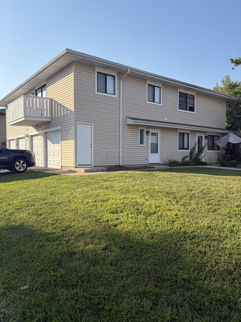 Property Photo:  29W603 Winchester Circle N 4  IL 60555 