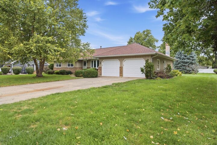 Property Photo:  110 Naden Court  IL 60560 