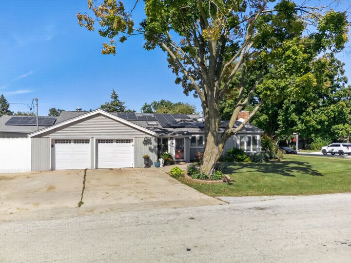 Property Photo: 11258 S Oak Park Avenue IL 60482