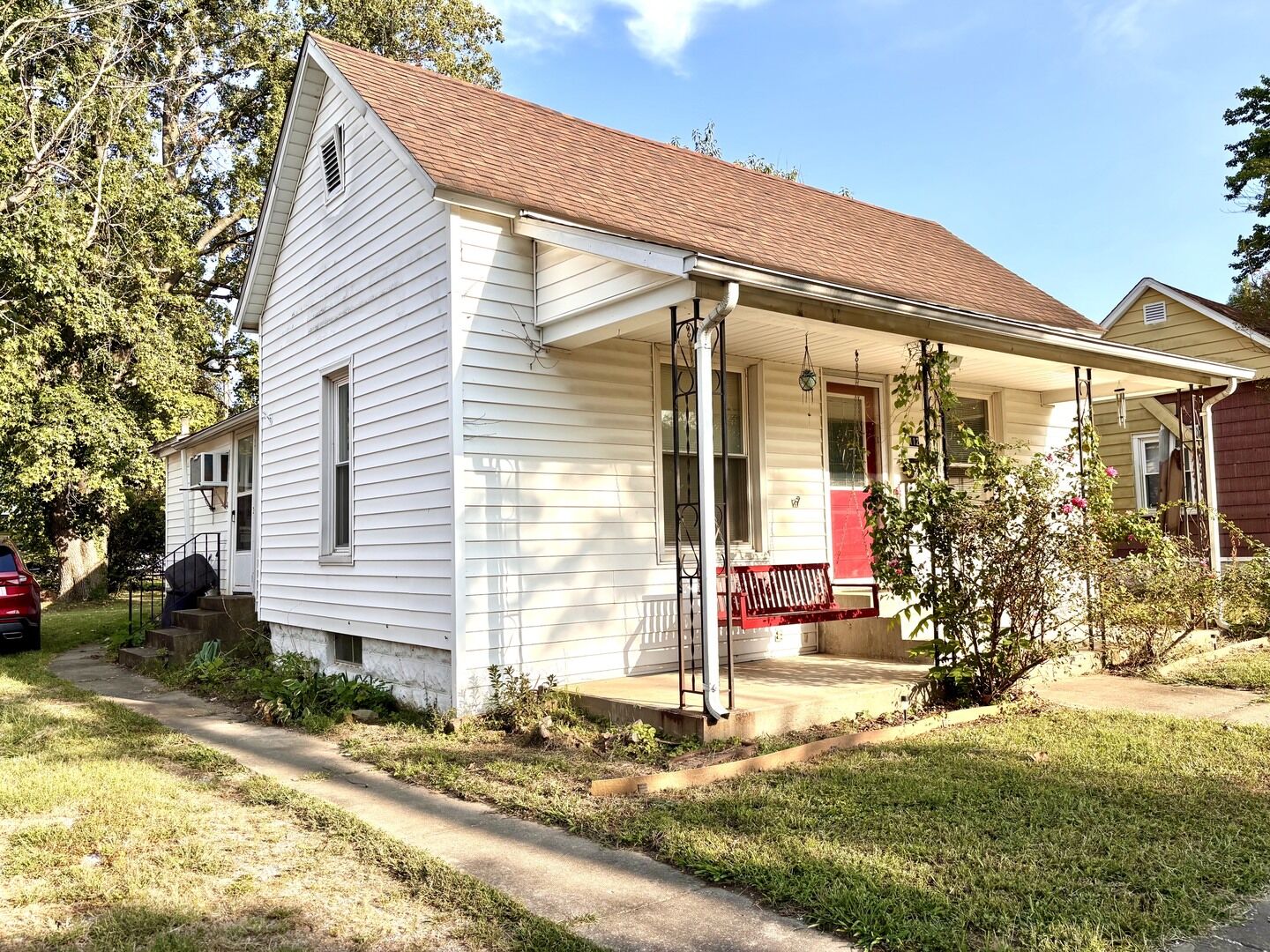 Property Photo:  112 S 10th Street  IL 62948 