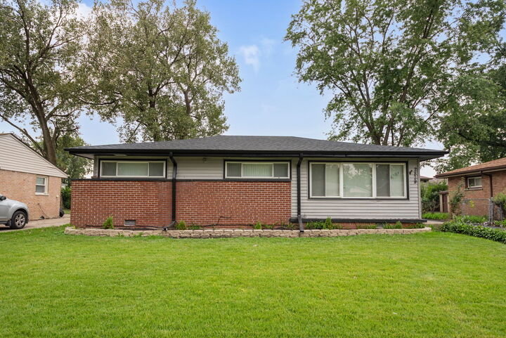 Property Photo:  2829 Stafford Drive  IL 60428 