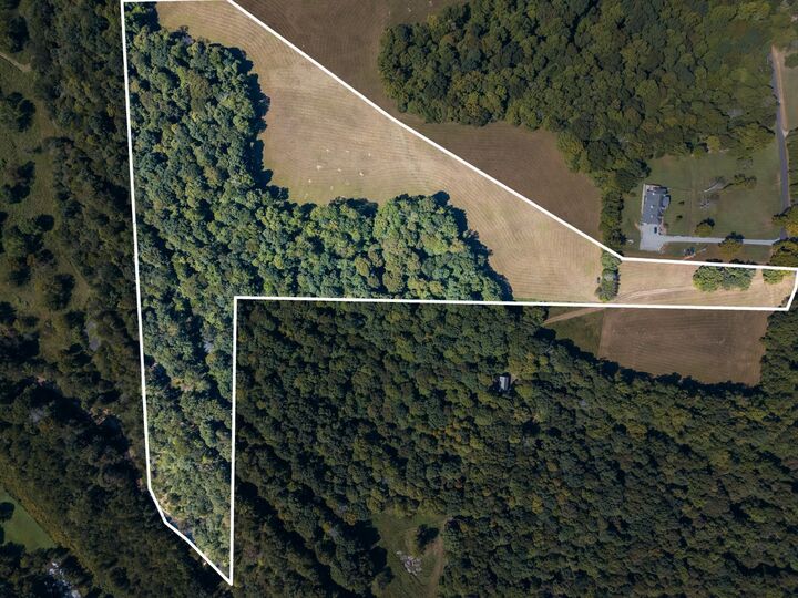 Property Photo: 5 Albert Fentress Rd TN 37073