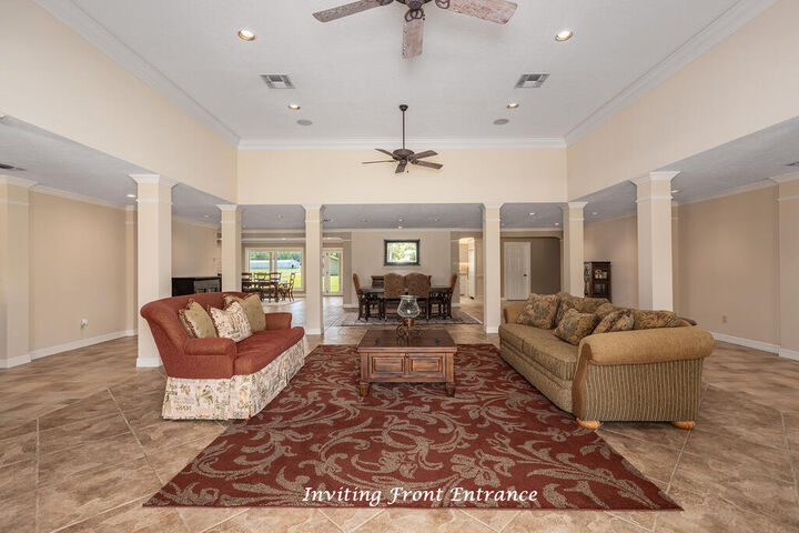 Property Photo:  902 S US Highway 69  TX 75949 