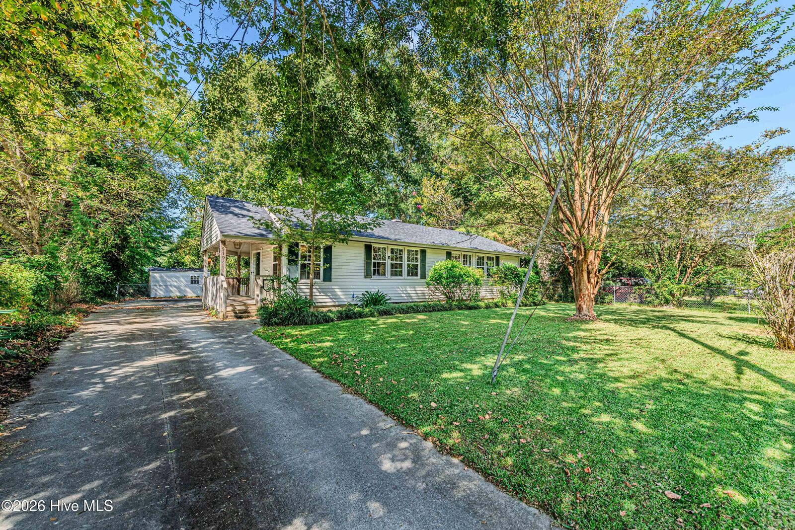 Property Photo:  519 Oak Lane  NC 28540 