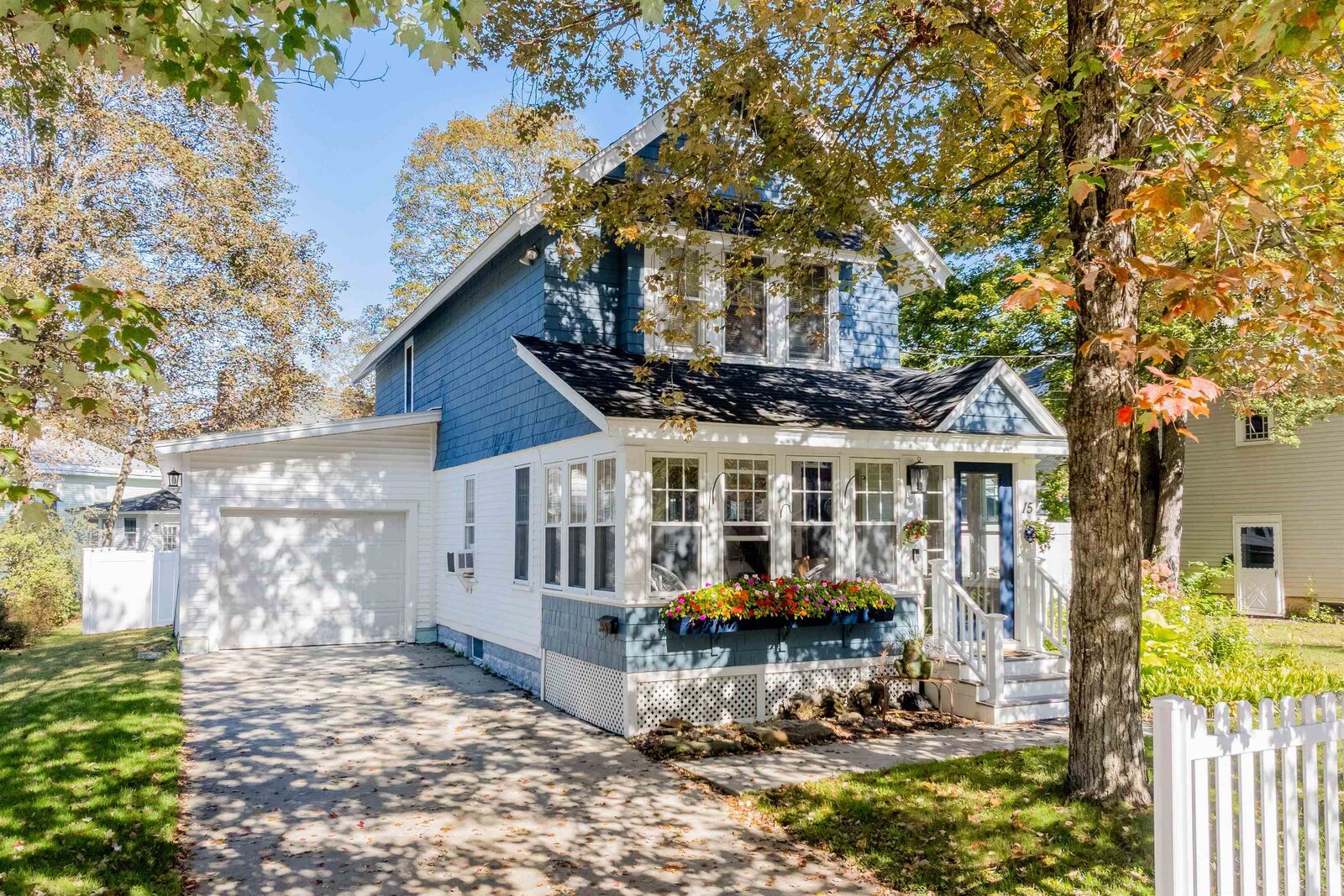Property Photo:  15 Woodland Street  NH 03743 