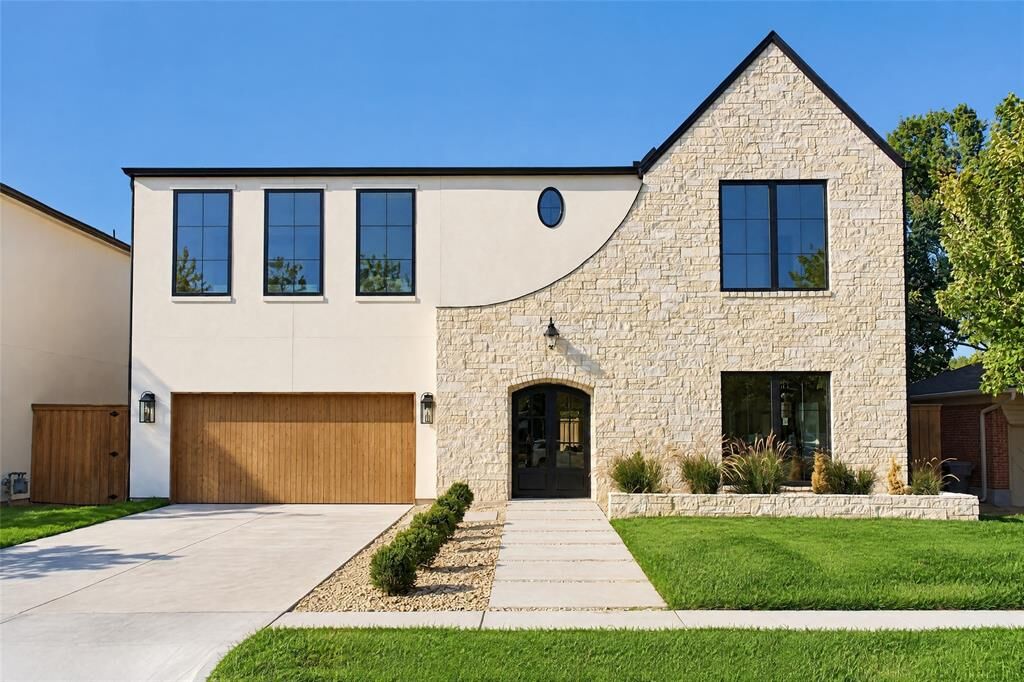 Property Photo: 3733 Clover Lane TX 75220
