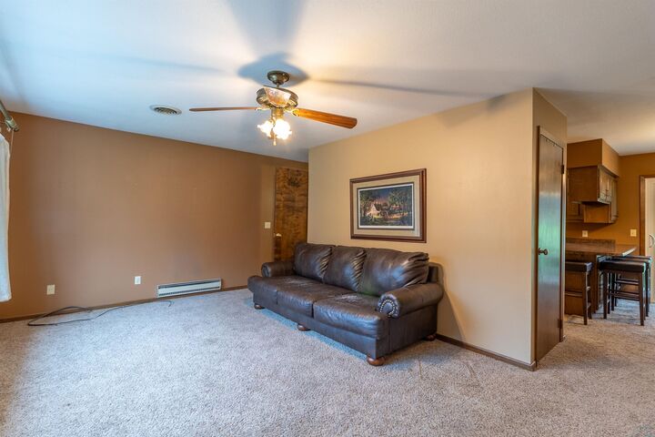 Property Photo:  217 Day Ave  IA 51060 