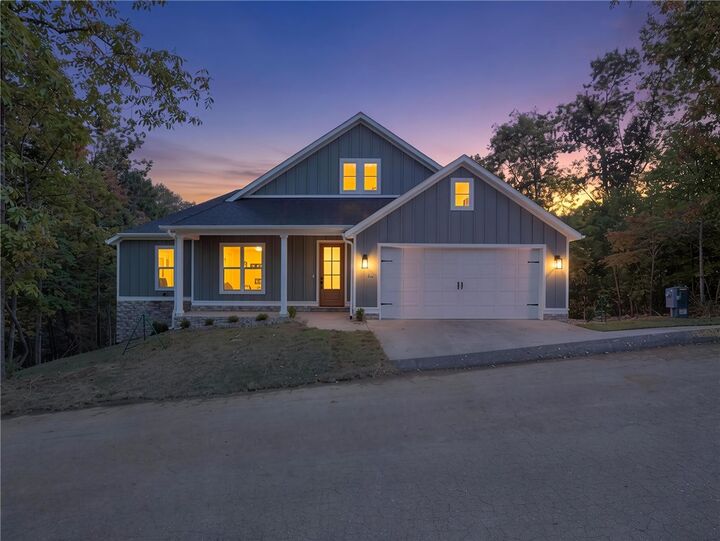 Property Photo: 12 Dunvegan Drive AR 72715