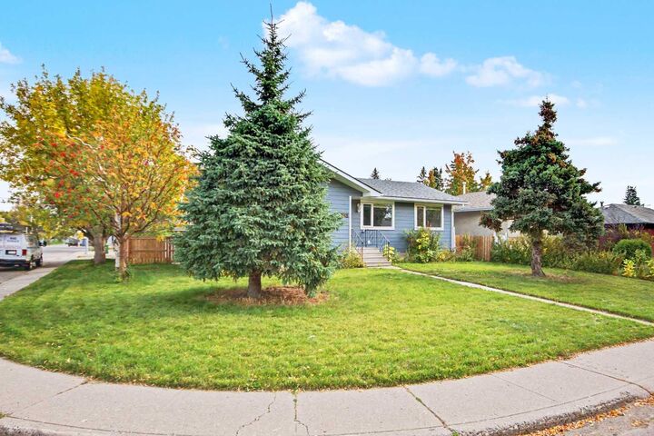 Property Photo: 2202 35 Street SE AB T2B 0W8