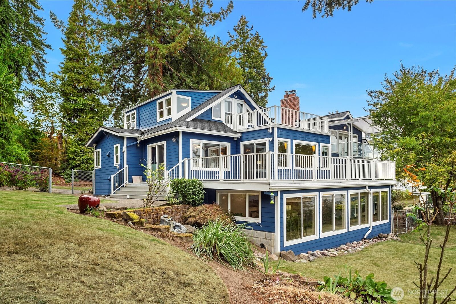 Property Photo:  14516  37th Avenue NE  WA 98155 