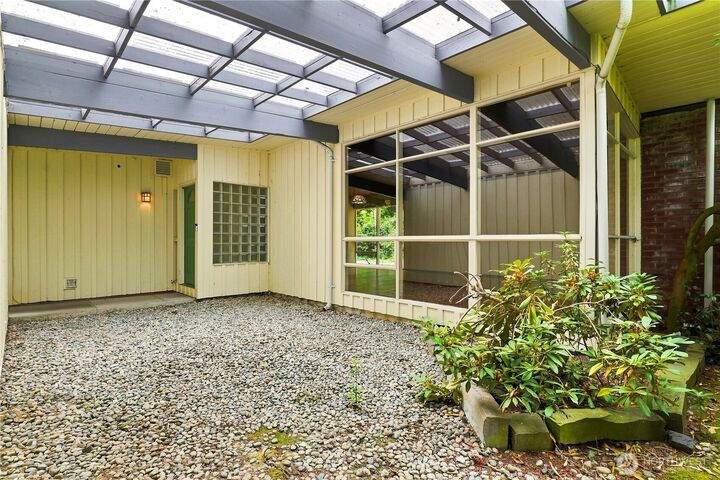 Property Photo:  2439  160th Avenue NE  WA 98008 