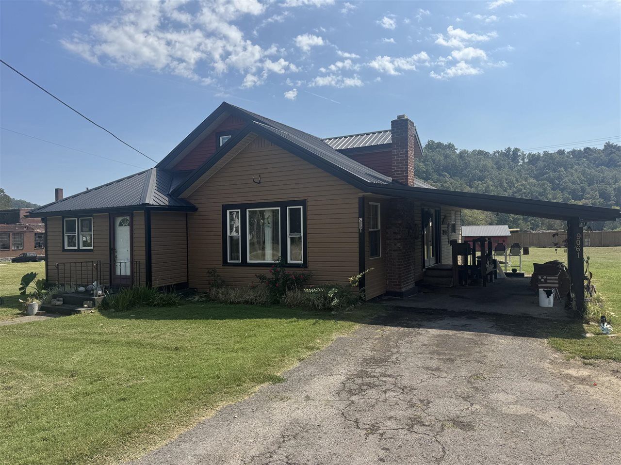 Property Photo:  9061 Glasgow Road  KY 42717 