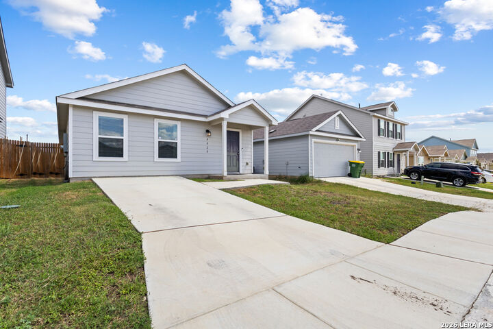 Property Photo: 8020 Nube Medina TX 78252