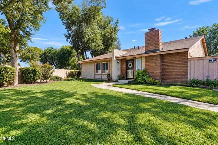 Property Photo: 723 Nandina Place CA 93036