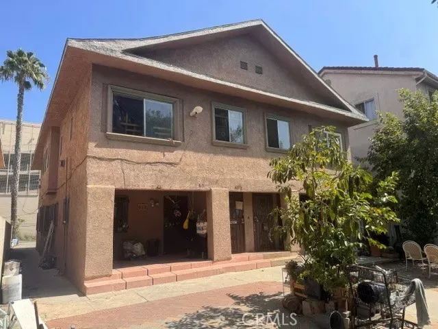 Property Photo:  811 W 40th  CA 90037 