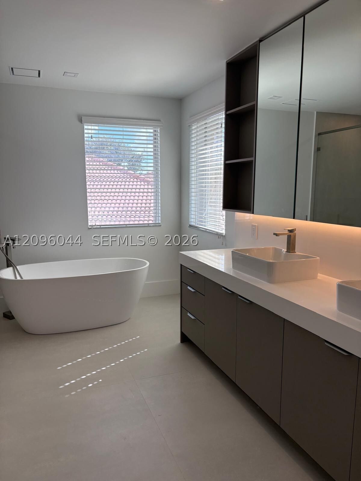 Property Photo: 4207 W Whitewater Ave 4207 FL 33332