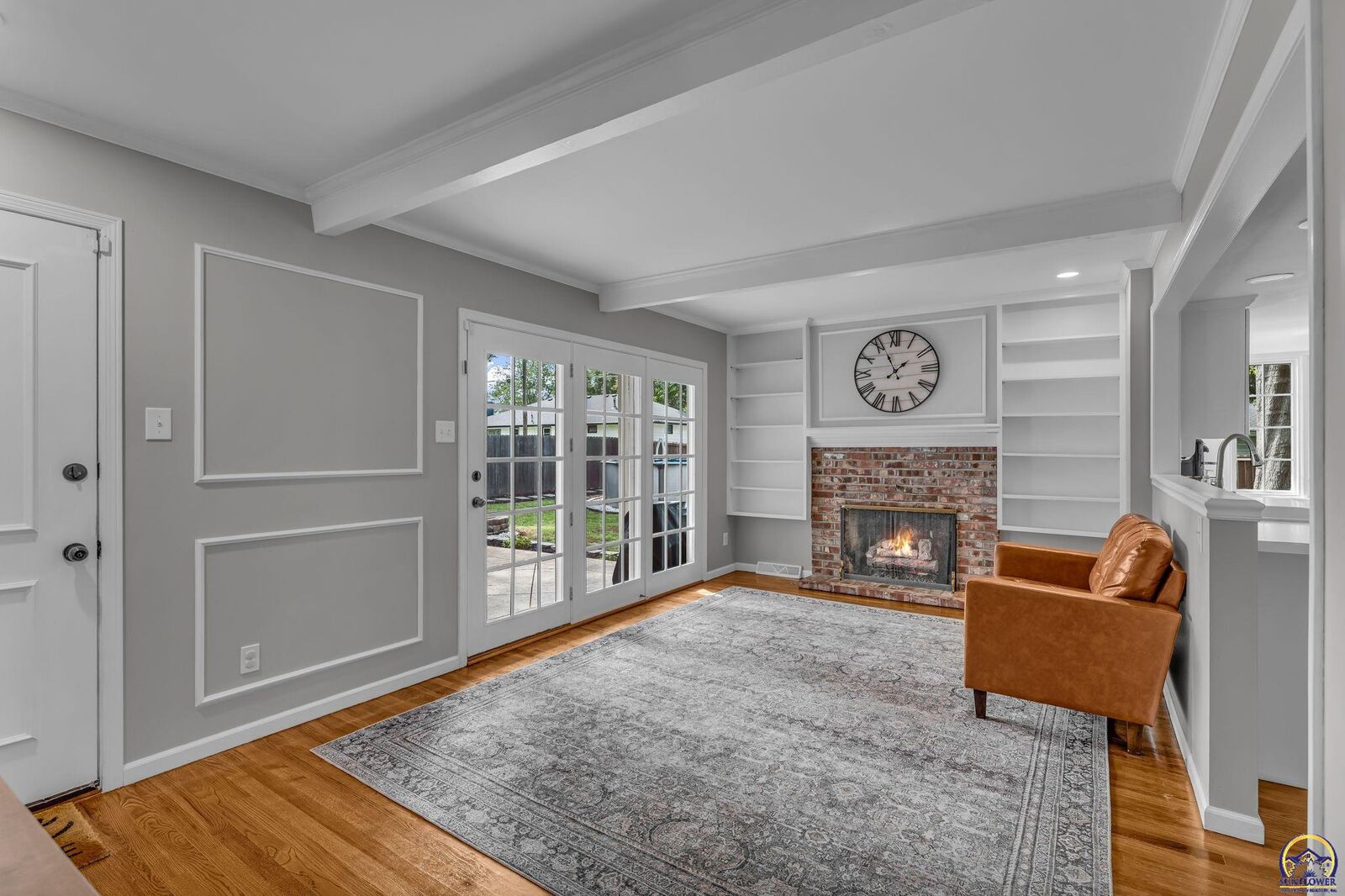 Property Photo:  1807 SW Village Dr  KS 66604 