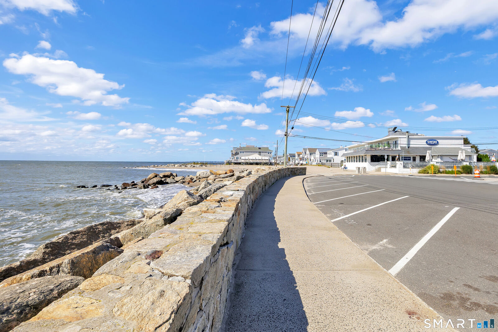 Property Photo:  105 Washington Parkway  CT 06615 