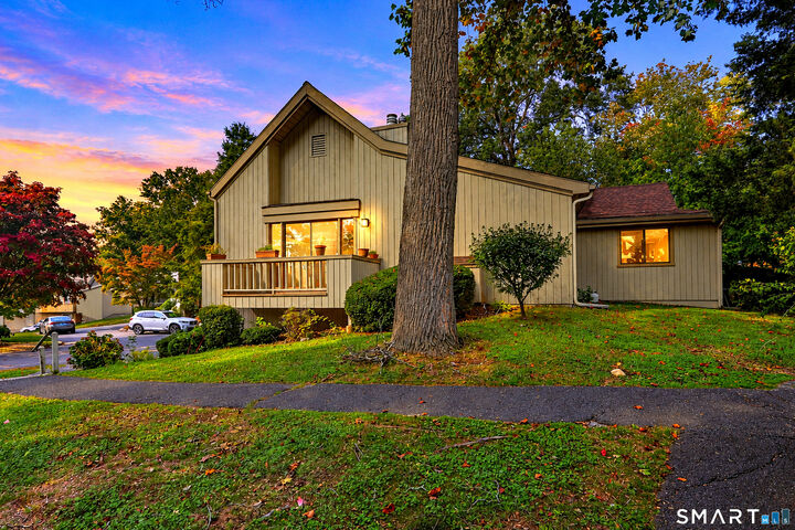 Property Photo:  55 Blackhawk Lane B  CT 06614 