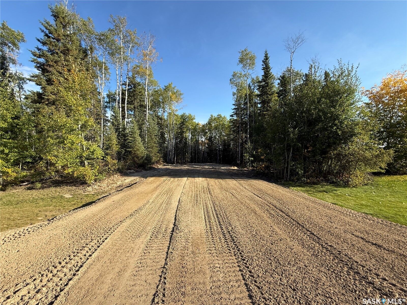 Property Photo:  305 Meadow Ridge Drive  SK S0J 3E0 