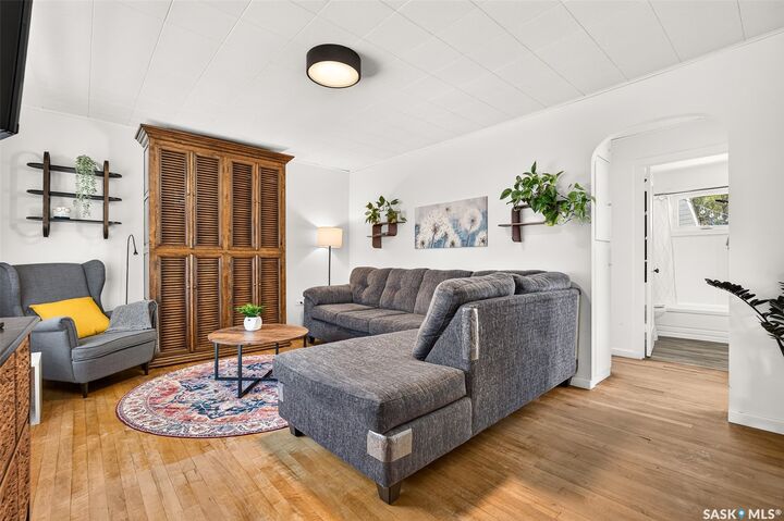 Property Photo: 915 4th Avenue NW SK S6H 3W9